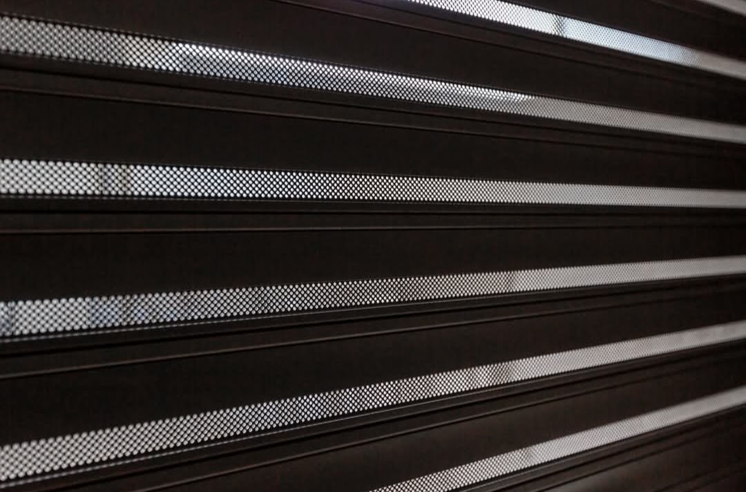 Tapparella con zanzariera incorporata